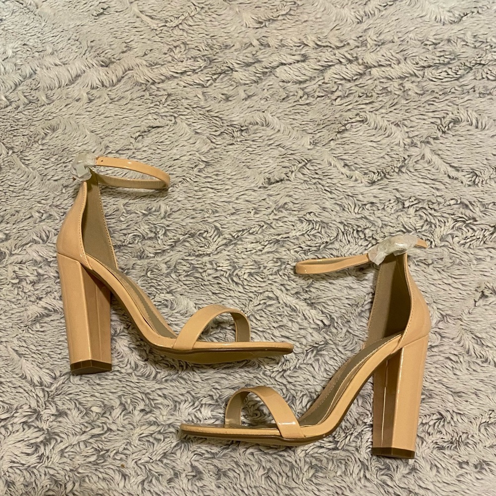 Shoes - Picture 2 of 4